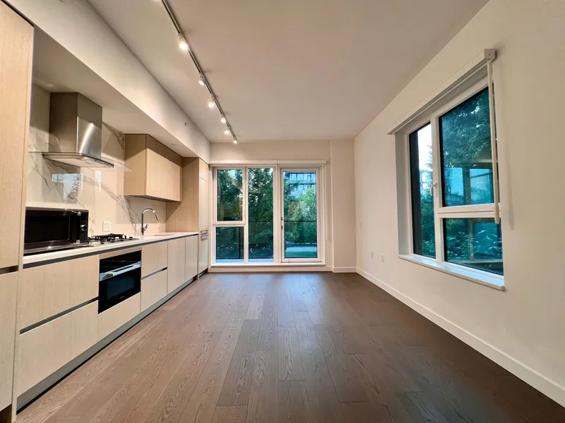 210 5168 CAMBIE STREET - photo 4 of 19