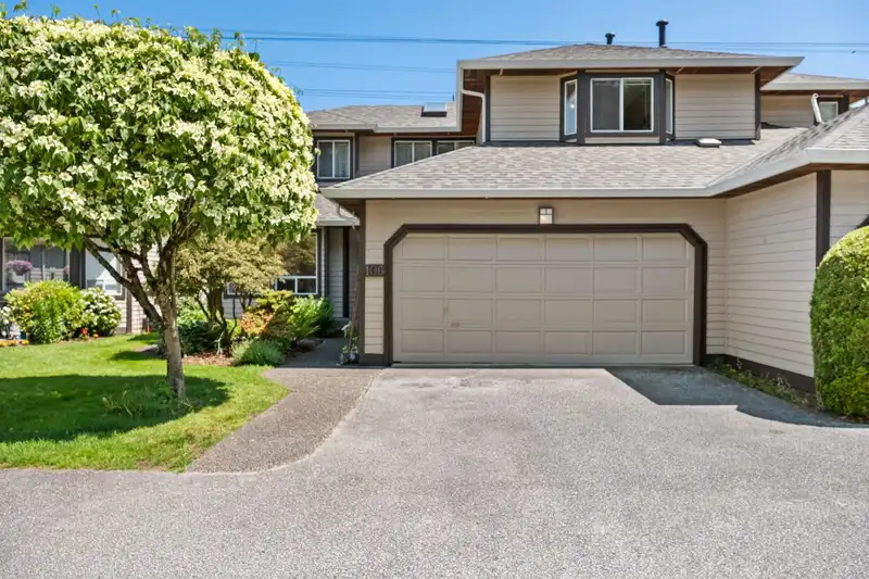 106 11266 72 AVENUE - photo 2 of 32