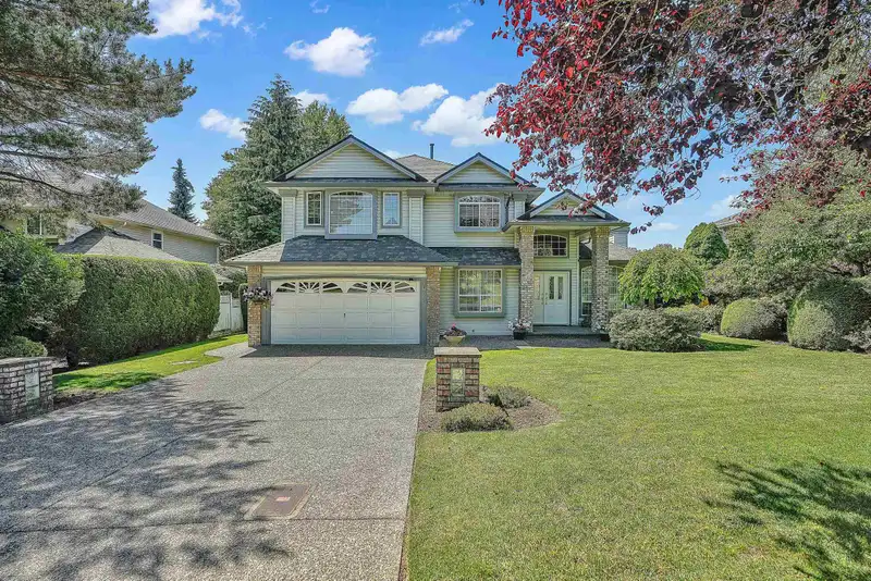 8055 153A STREET - photo 2 of 40
