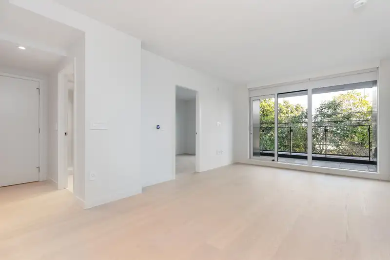 303 3596 WEST 28TH AVENUE - photo 3 of 34