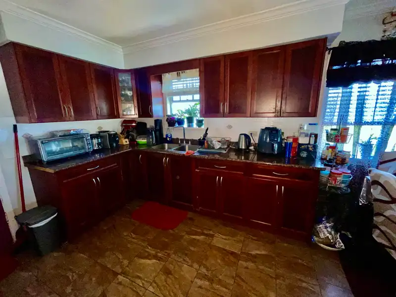 318 HAMPTON STREET - photo 2 of 11