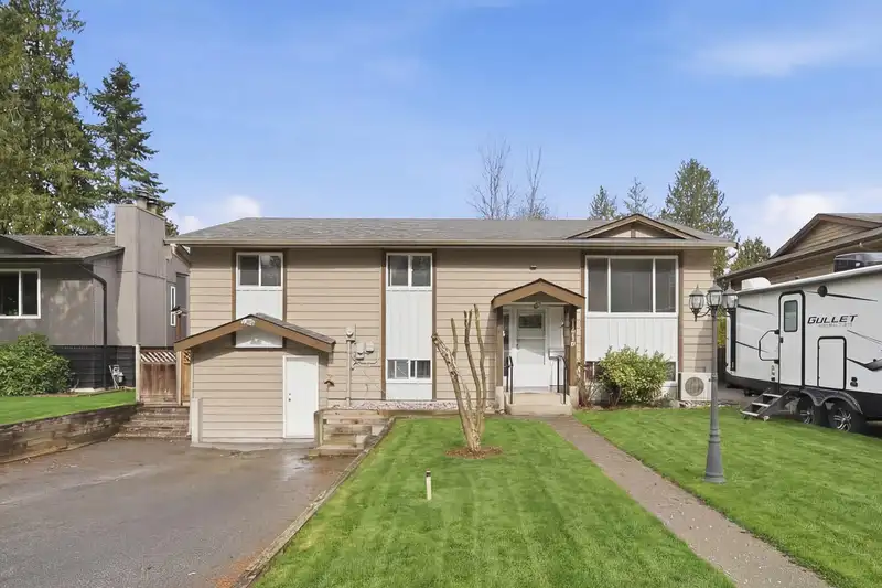 21139 COOK AVENUE - photo 1 of 36