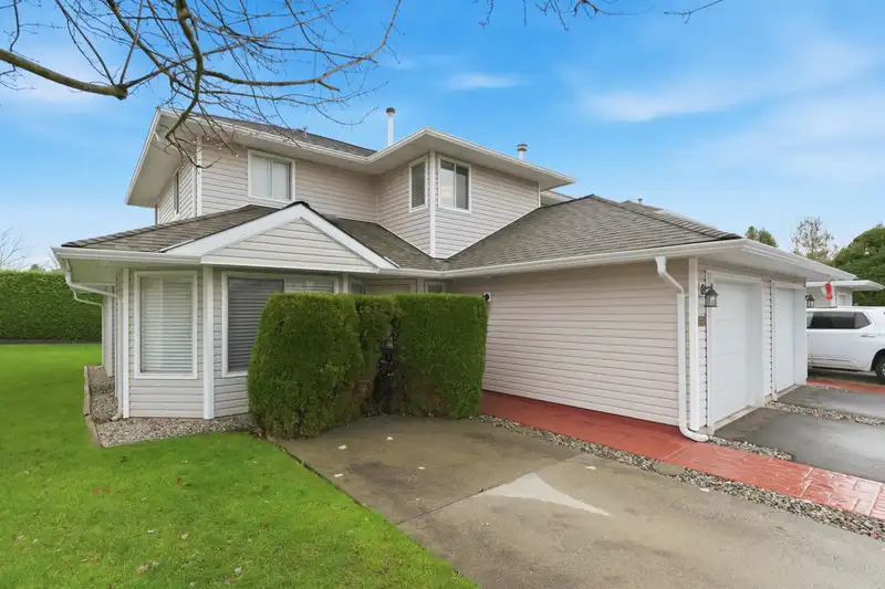 55 21928 48 AVENUE - photo 3 of 40