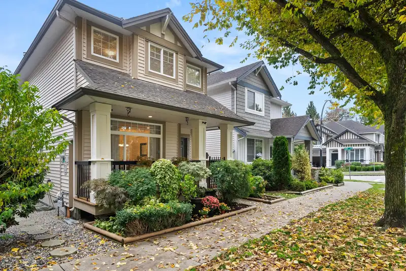 6106 150 STREET - photo 2 of 40