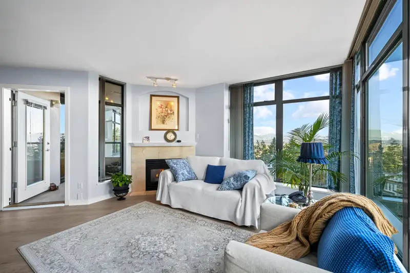 1001 4567 HAZEL STREET - photo 4 of 20