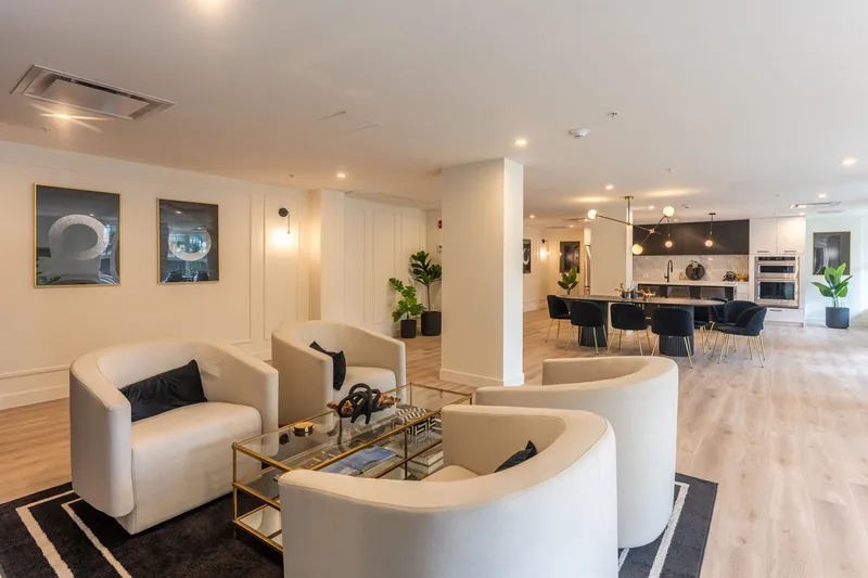 227 2635 KING GEORGE BOULEVARD - photo 3 of 23