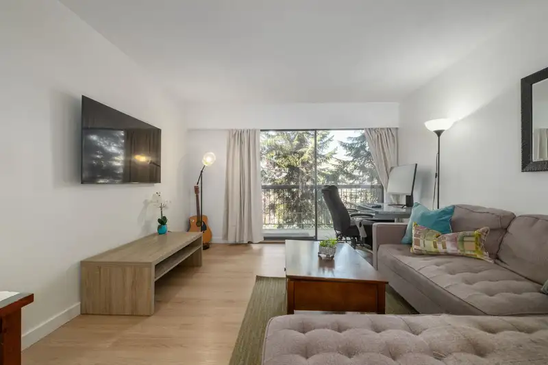 220 1844 W 7TH AVENUE - photo 3 of 24