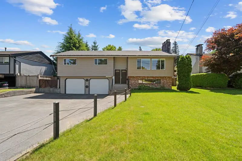 21656 DONOVAN AVENUE - photo 1 of 33