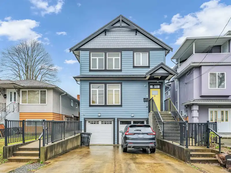 4670 CLARENDON STREET - photo 1 of 29