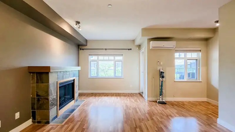 74 7388 MACPHERSON AVENUE - photo 2 of 21