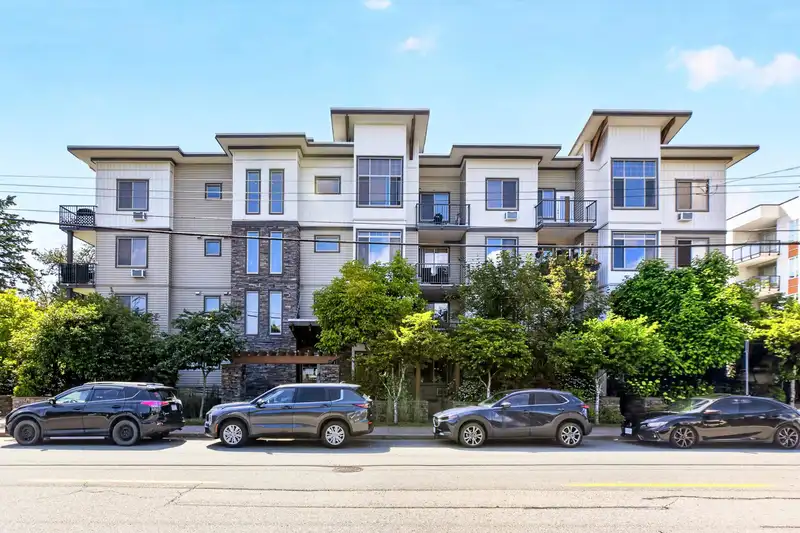 410 11887 BURNETT STREET - photo 1 of 39