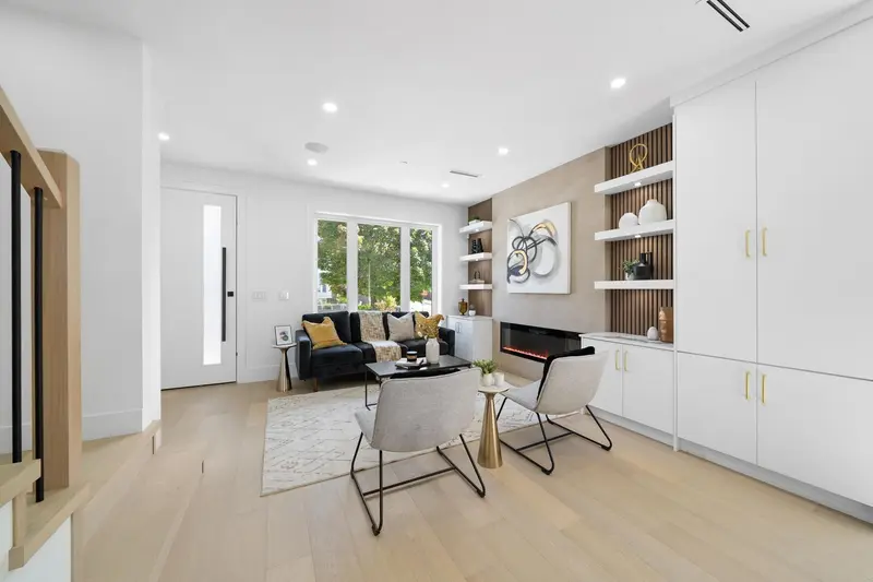 1 7361 FRASER STREET - photo 3 of 25