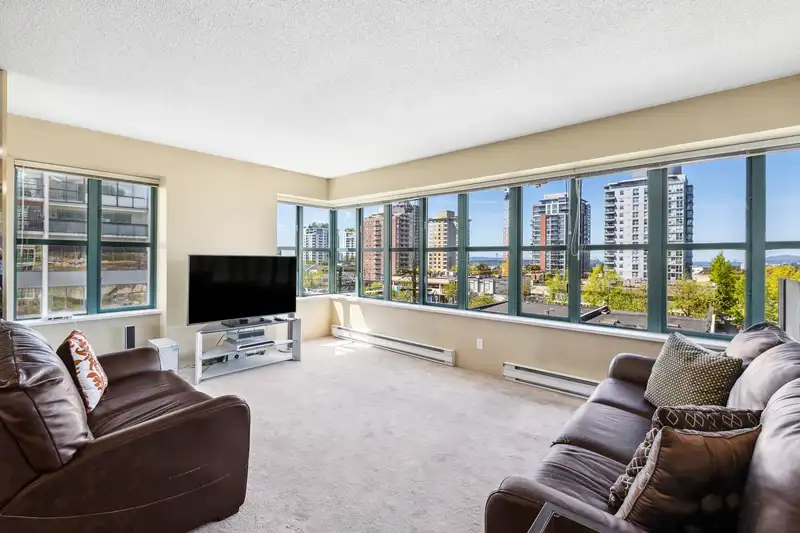 504 1555 EASTERN AVENUE - photo 1 of 29