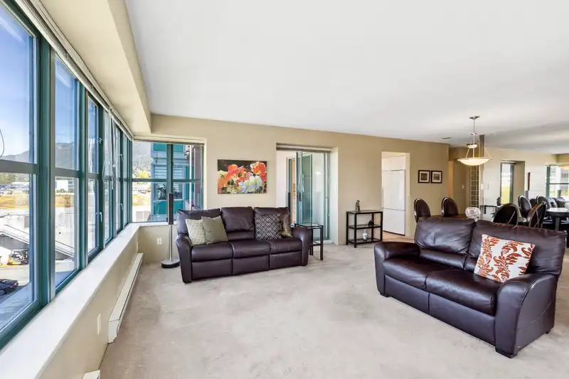504 1555 EASTERN AVENUE - photo 4 of 29
