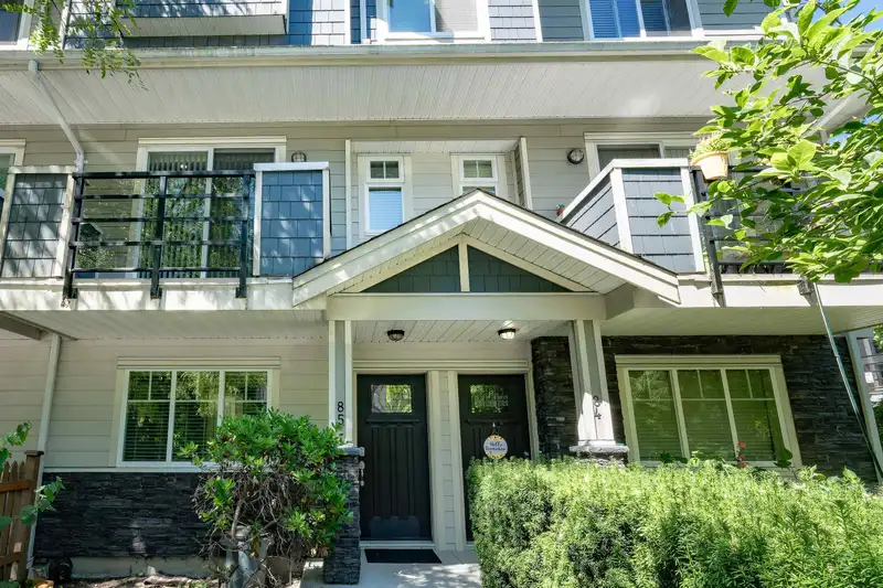 85 6383 140 STREET - photo 1 of 34