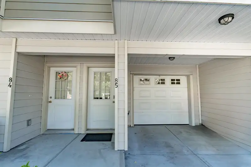 85 6383 140 STREET - photo 3 of 34