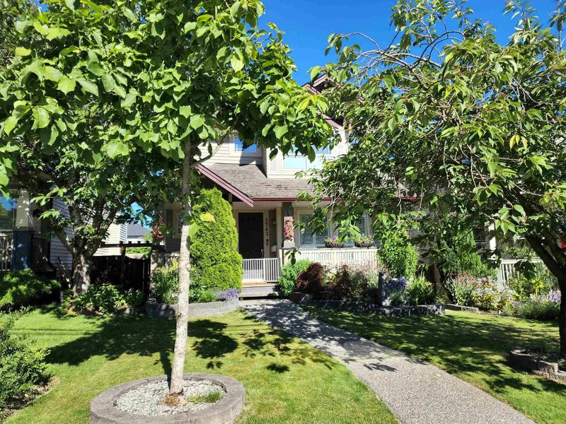 5742 148 STREET - photo 4 of 25