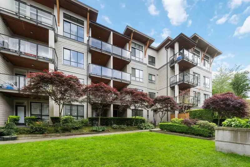 208 10455 154 STREET - photo 1 of 29