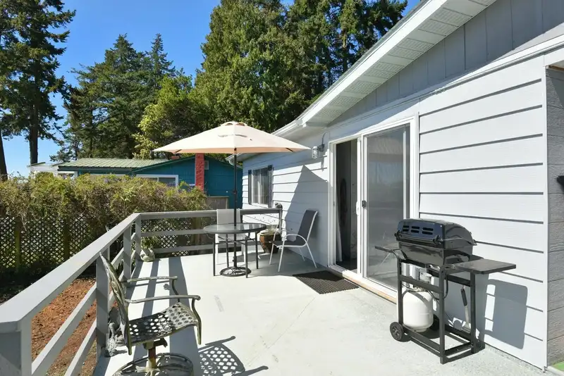 4485 STALASHEN DRIVE - photo 2 of 23