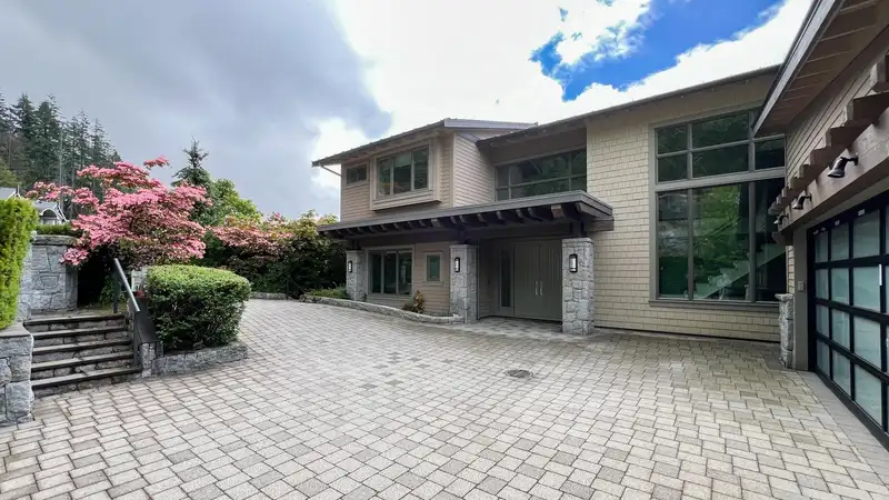 3052 CHIPPENDALE ROAD - photo 3 of 40