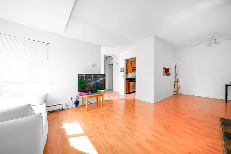 5146 HASTINGS STREET - photo 3 of 17