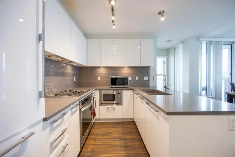 705 6658 DOW AVENUE - photo 2 of 19