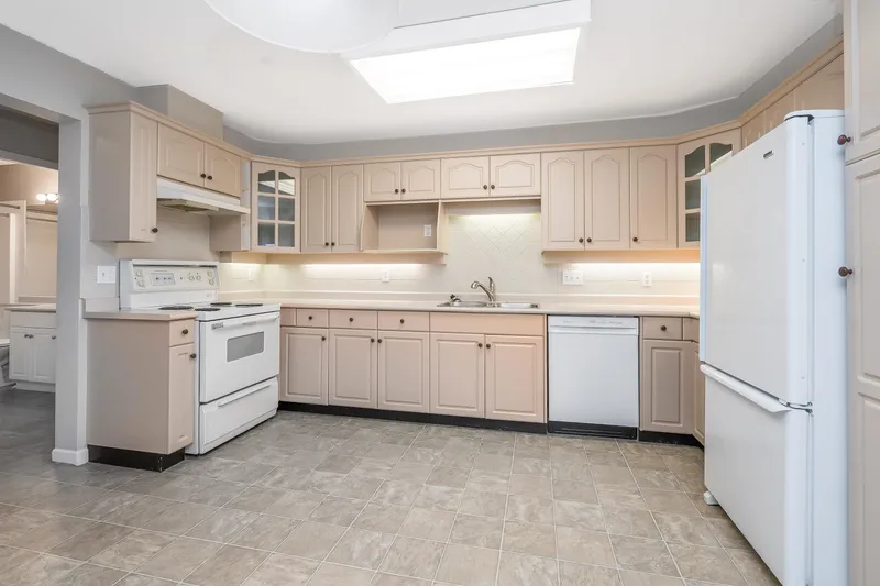 301 17740 58A AVENUE - photo 4 of 25