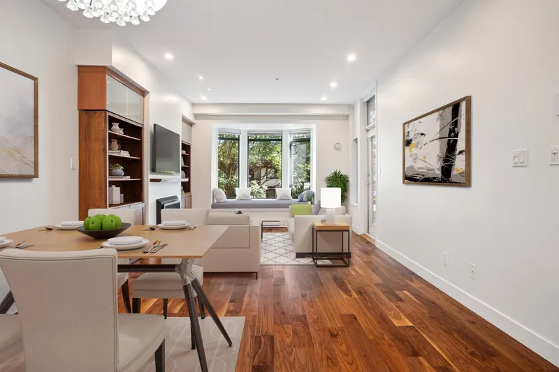 210 2028 W 11 AVENUE - photo 2 of 16