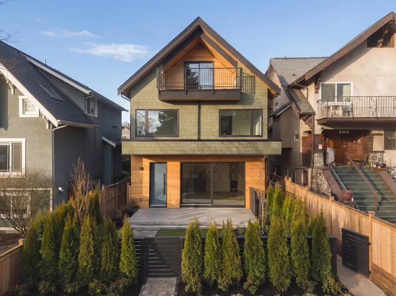 1 2755 W 11TH AVENUE - photo 1 of 25