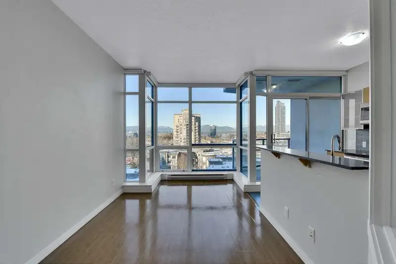 709 13399 104 AVENUE - photo 3 of 24