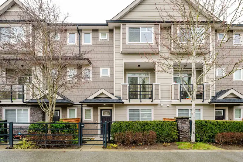 2 14285 64 AVENUE - photo 1 of 33