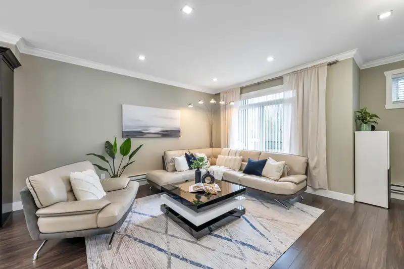 2 14285 64 AVENUE - photo 3 of 33
