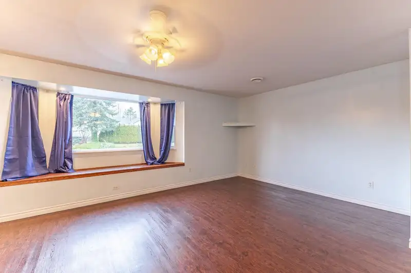 24780 HALNOR AVENUE - photo 2 of 40