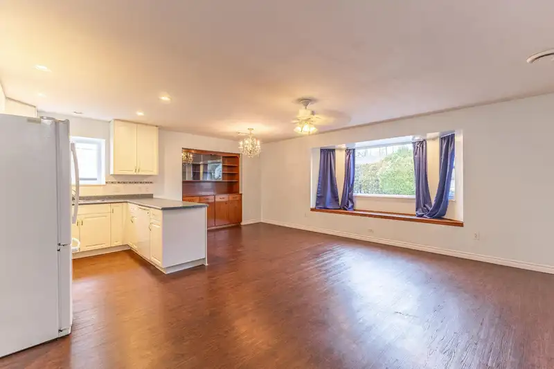 24780 HALNOR AVENUE - photo 4 of 40
