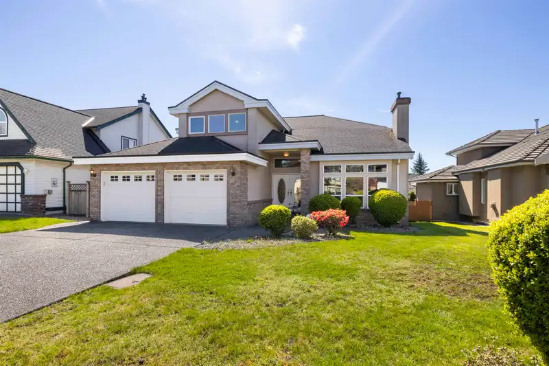 15268 83 AVENUE - photo 1 of 38