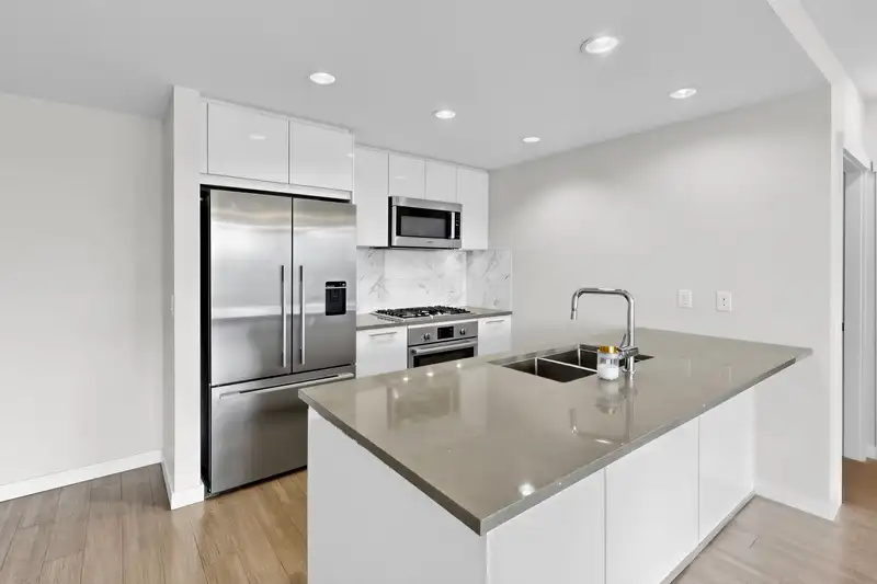 901 3281 E KENT AVENUE NORTH - photo 1 of 18