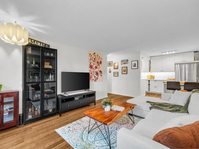 103 1412 W 14TH AVENUE - photo 4 of 25