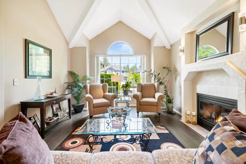 10931 161A STREET - photo 4 of 25