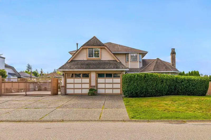 15480 112A AVENUE - photo 1 of 39