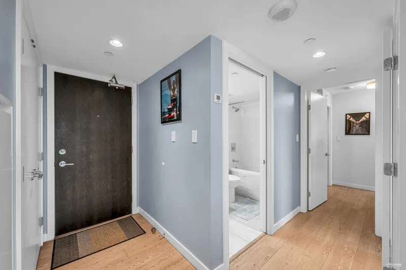 2504 8189 CAMBIE STREET - photo 3 of 25