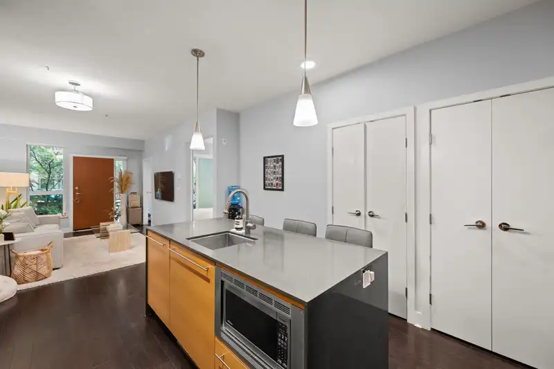 105 2020 W 12TH AVENUE - photo 3 of 30