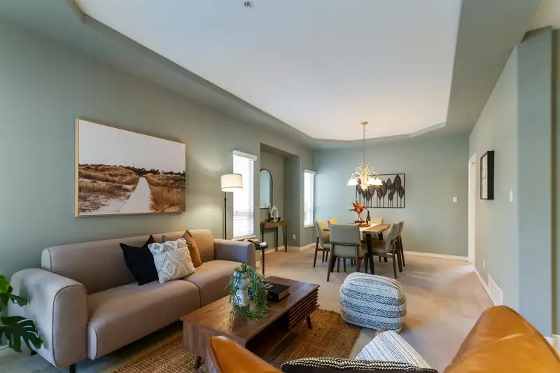 4 998 RIVERSIDE DRIVE - photo 3 of 25