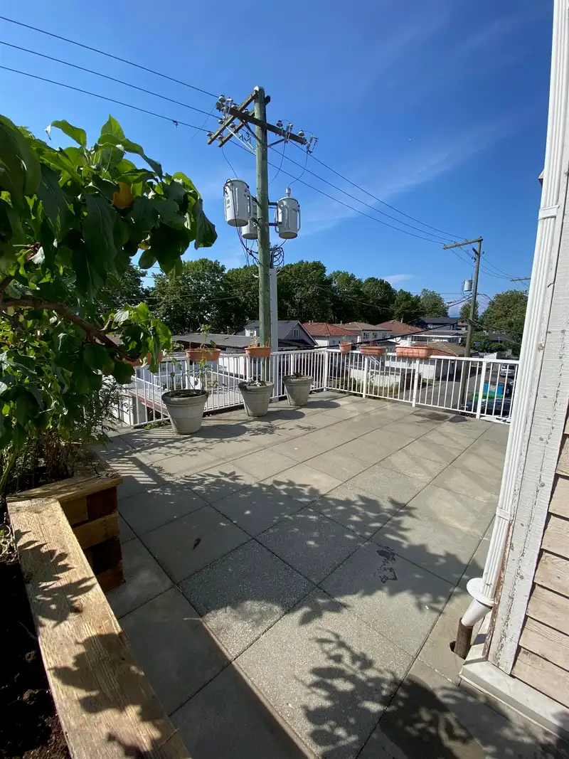 210 6991 VICTORIA DRIVE - photo 1 of 16