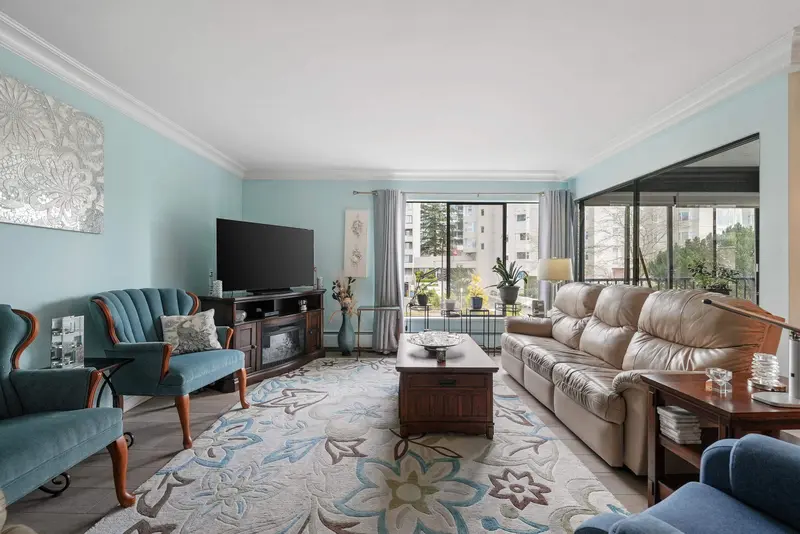 308 1437 FOSTER STREET - photo 1 of 25