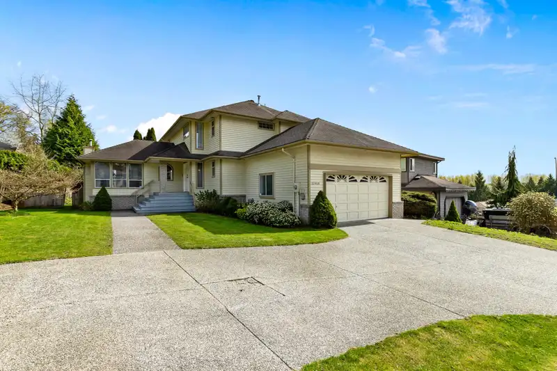 23460 108B AVENUE - photo 1 of 40