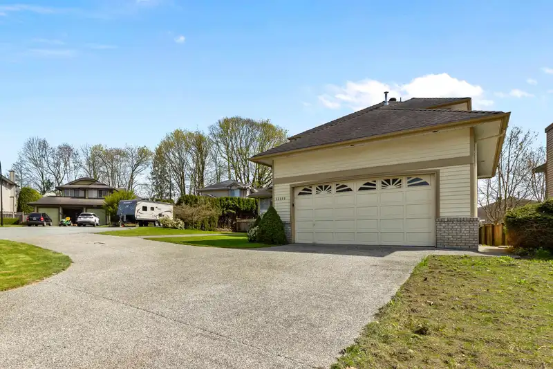 23460 108B AVENUE - photo 3 of 40