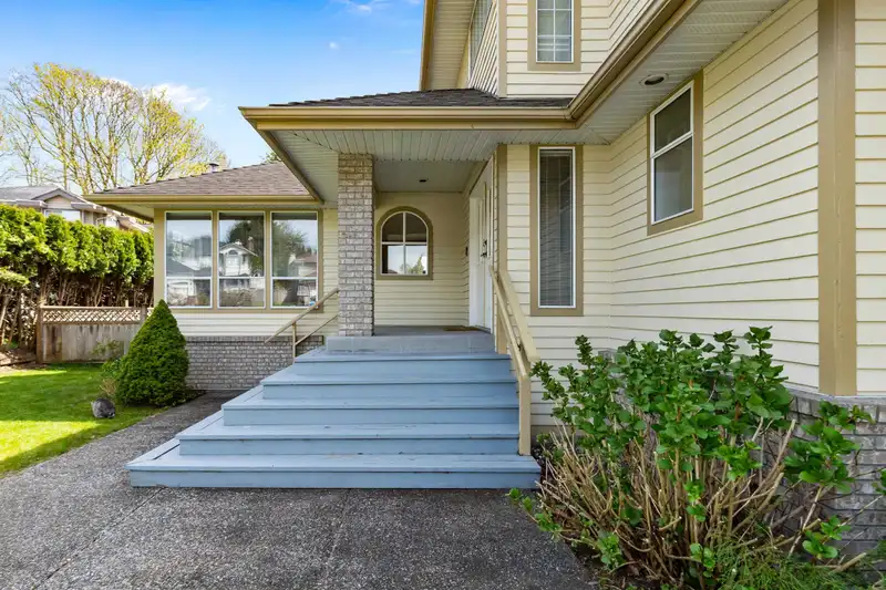 23460 108B AVENUE - photo 4 of 40