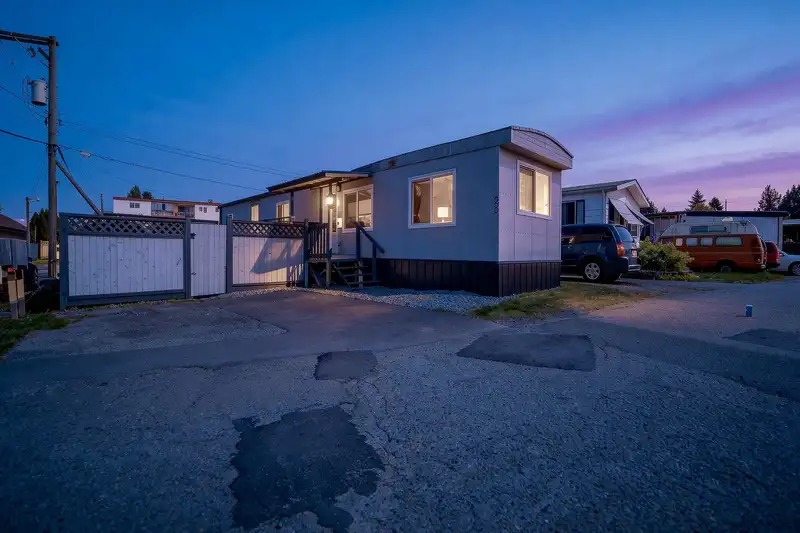 25 26892 FRASER HIGHWAY - photo 1 of 18