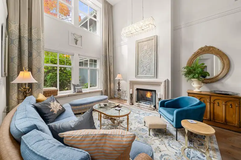 13 15715 34 AVENUE - photo 2 of 40