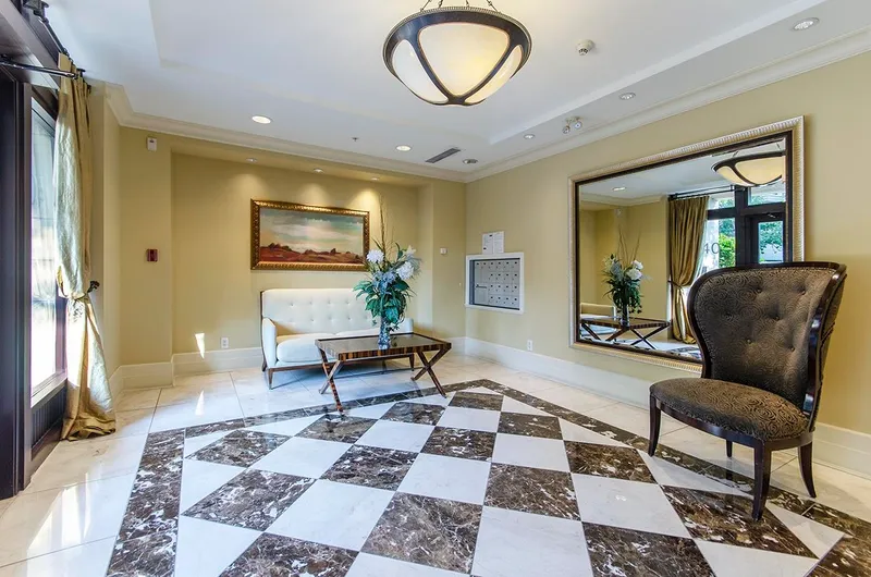 103 540 WATERS EDGE CRESCENT - photo 2 of 23